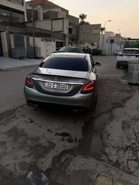 للبيع مارسدس c300 كت 63 فول مواصفات  بانوراما دبل ماوس  مري شفط  كشنات...