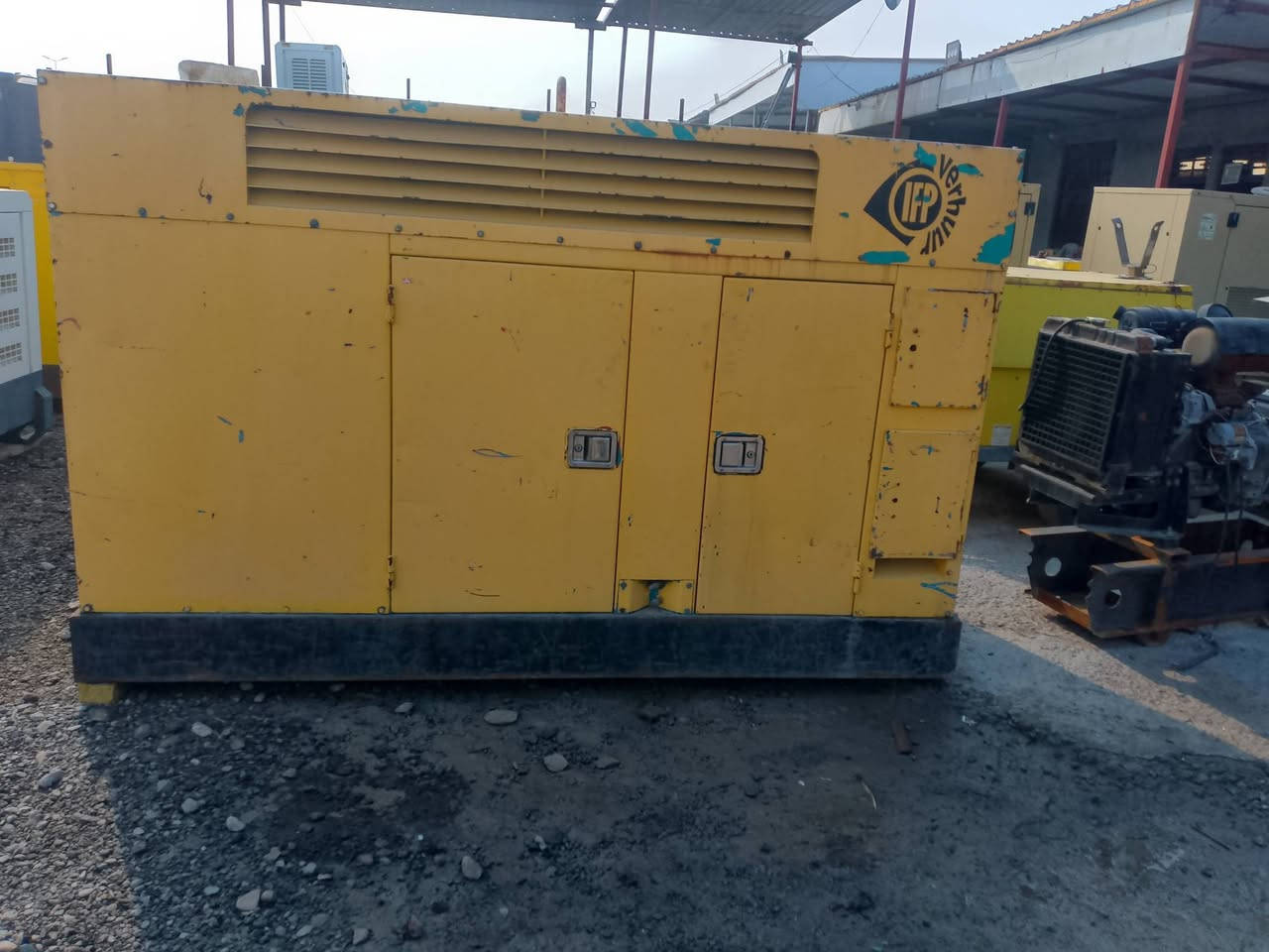 مولد بيركنز 4 بستم سوبر قطر 100 ملم مع راس توليد 65 كيفي كاتم أوربي مشروط
للاستفسار الاتصال على الرقم ***********
