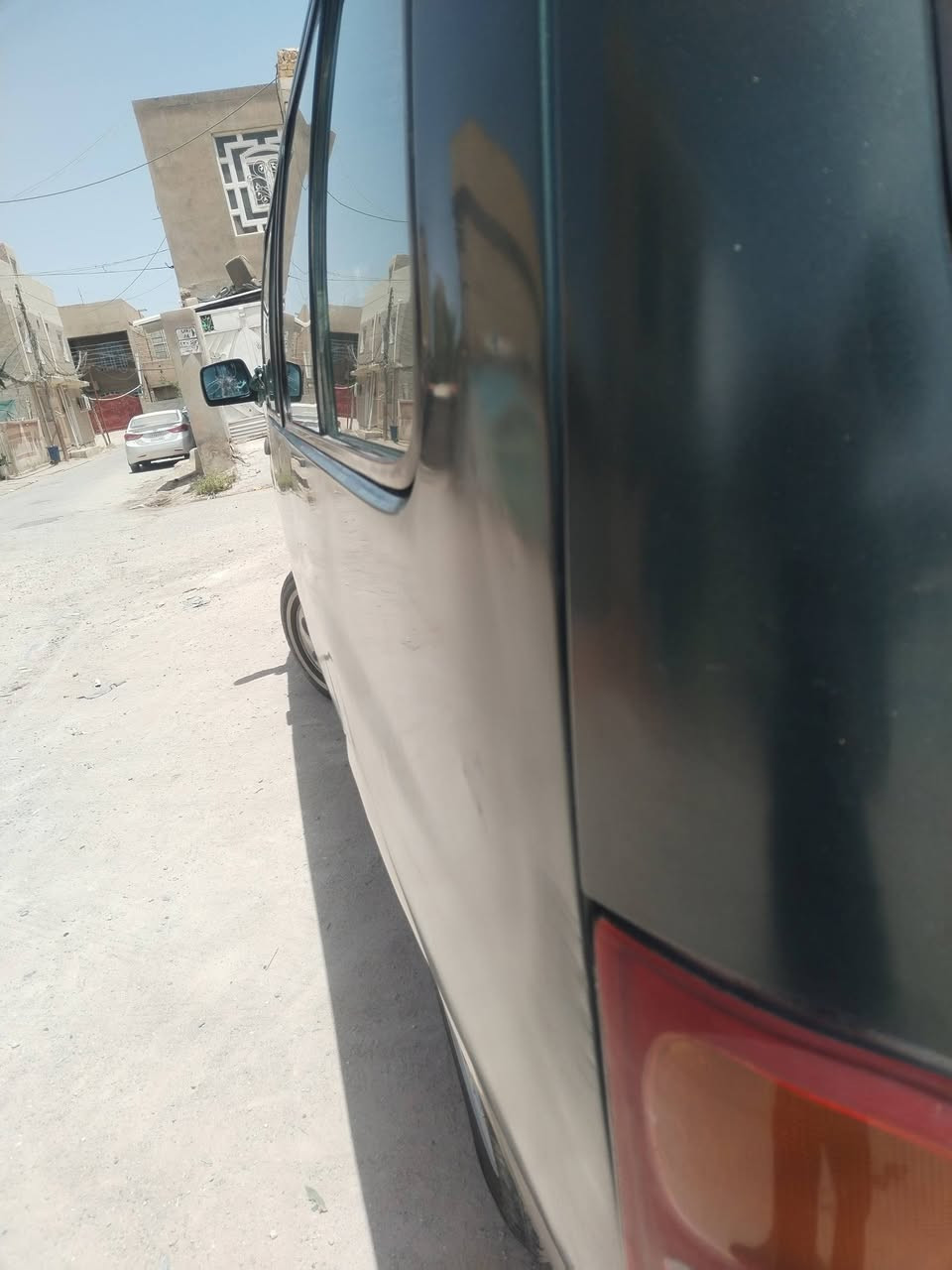 السلام عليكم
بريجو موديل 97 سياحي سياره بلادي قطرت صبغ مابيه فقط بايبن وجنط وربع  كير واكسل كفالة  +محرك بخار بدون تنقيص
رقم بغداد انكليزي سياره بأسمي سنوية لل31 هزة جديدة ومصفرة هيئه ومرور
كهربائيات شغالة دوشمة نظيفة 

السعر ٥٥ وبيها مجال 
مكاني النجف  حي ميسان***********متواجد واتساب
