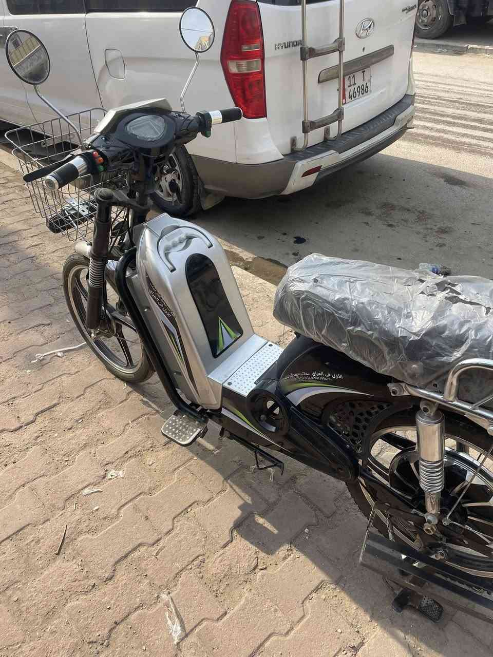 السلام عليكم دراجه شحن للبيع نظيفه ومكفوله كفاله عامه موديل ٢٠٢٥ خمس بطاريات بعدهن مال شركه جدد دراجه بيها ٣ نمر سرعه كهربائيات كلها شغاله لايت عالي ناصي السعر ٦٠٠ وبيها مجال حك الجيه مكاني بغداد الدوره الرقم للاستفسار ***********
