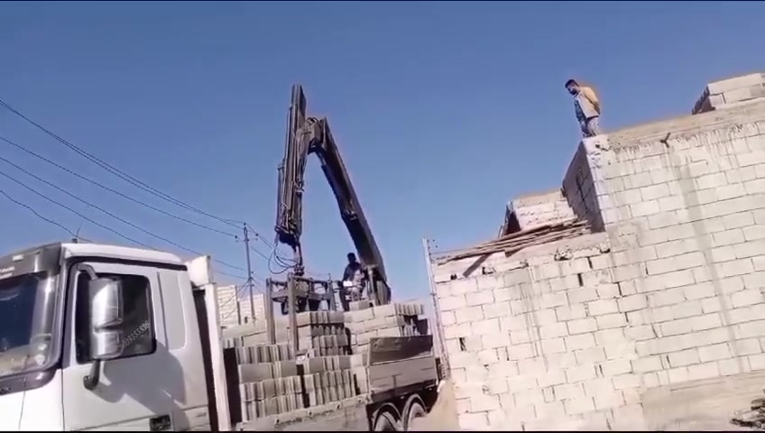 يتوفر بلوك قلاب ثقيلة درجة اولى( الاسمنت 2كيلو)  العنوان الباوية سعر 1000بلوكة 450 مطروح بالمعمل بدون توصيل  ويوجد توصيل( بالرافعة او الوري)ب اسعار مناسبة جدا  ل كافة مناطق ديالى وبغداد 
للاستفسار ***********
