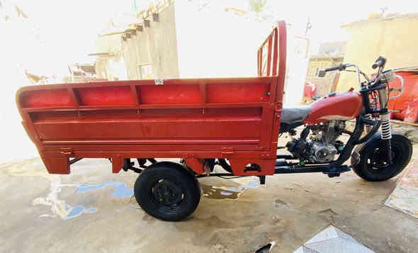 ستوته دايوان للبيع ادوات ادوات مكفوله عشائر  محركها مديل ١٨ سوبر دايوان مبدل بيه بس بستم سعر500 ألف بيه مجال حك جيبه مكاني ناحية المنار (الحمار) تصال ***********
