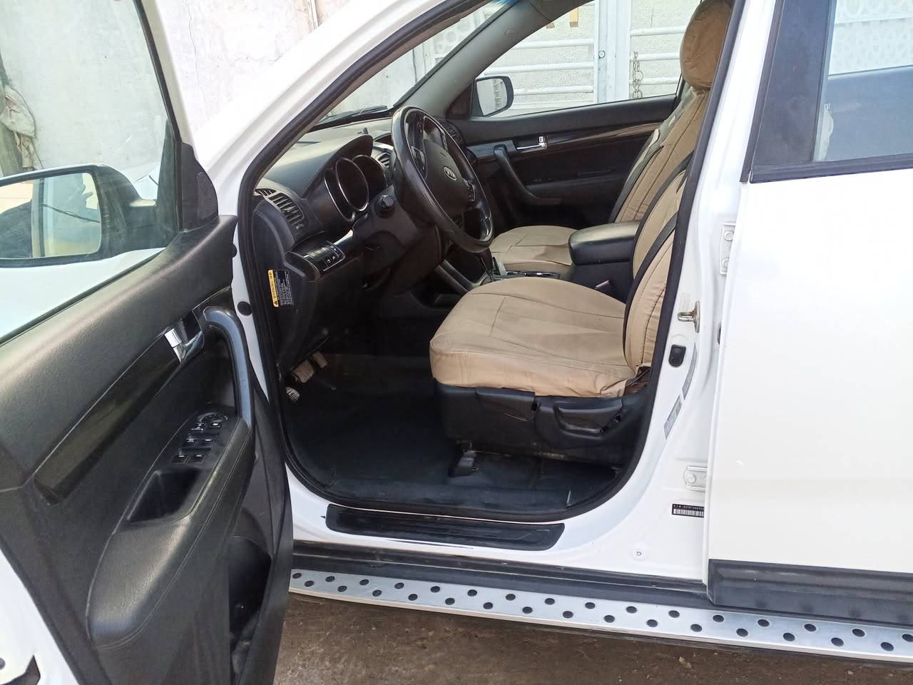 السلام عليكم ورحمه الله وبركاته سيارة سورنتوو 2013 محرك 2400سيارة جاهزة من كلشي كلين لا ضربه ولا صبغ تخم تاير جديد دوشمه جديده السعر خاص *********** ***********المكان بابل .....
