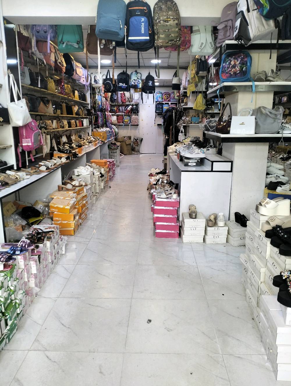 بيع الاغراض وبيع الديكور وبيع البضاعه ***********