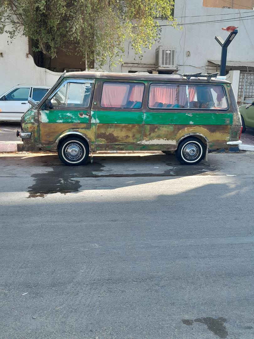 رف لبيع
كير ومكينه ونجي 
أوراق اصوليه راعيها موجود شوكت ما تريد يداور 
***********
