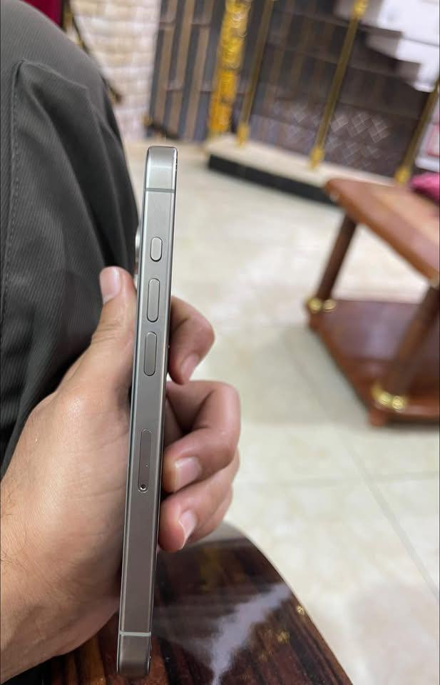 ايفون 15 برو ( الصغير ) لون تيتانيوم الجهاز جديد مبدل فقط شاشة  ولضهر مفطور مثل ماا موضح بل صوره .. بطارية 86 ذاكرة 256 
العنوان بغداد الشعب
***********متواجد واتساب
