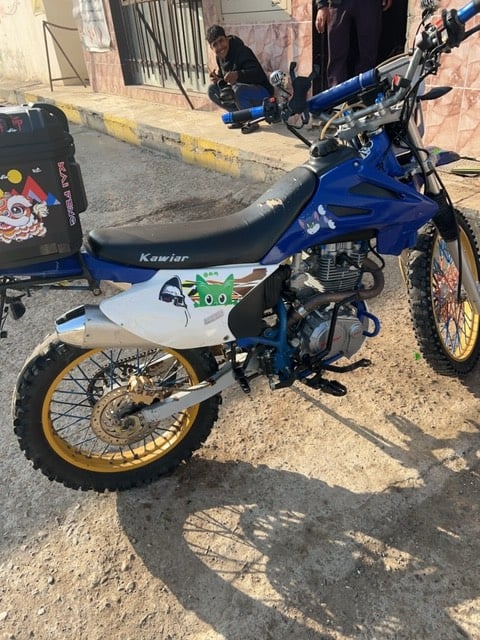 قفاز للبيع السعر 1,200,000وبيه مجال اوراق فقط ورقه كارتونيه محرك مكفول موديل 24