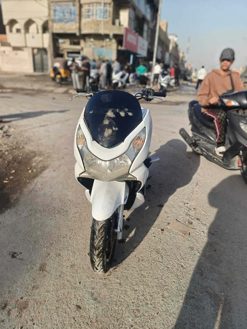 سلام عليكم بيس اكس جيل الاول موديل16 ياباني مكينه 150 دراجه شلعه معدل حلوه بيه ملحظات بكفر شويه مكينه ما فتوحه جيب فيتر وتعال افحص سعر850وبيه مجال بسيط عنوان مدينه الصدر .رقمي ***********
