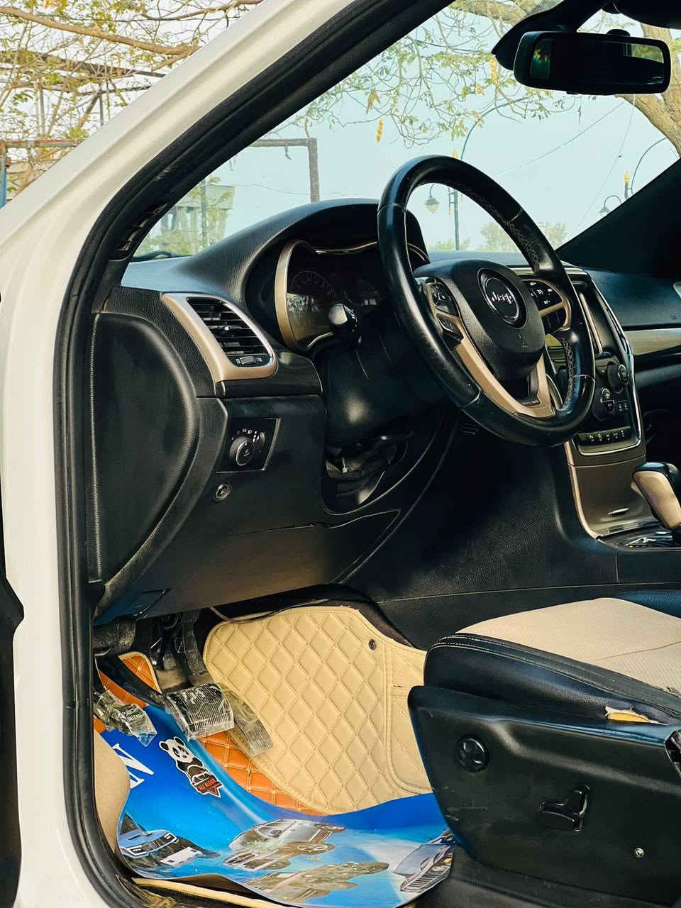 تم تنزيل السعررر 
جيب لاريدو 2016 بغداد بااسمي فول مواصفات عدا الفتحه السونار مرفق بالمنشور

ضررها فقط جاملغ خلفي وباب خلفي والباقي كفاله كير مكينه تبريد تخم تاير كله جديد 

السيارة معروضه168$قفل قفل والشراي يتصل وعيوني اله

***********
