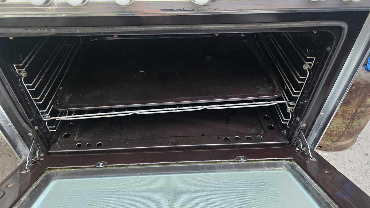 من رخصه الأدمن طباخ كريازي مصري لون ابيض استعمال موسم واحد شرط النار سعره ٢٥٠الف الشراي يتصل *********** ***********
