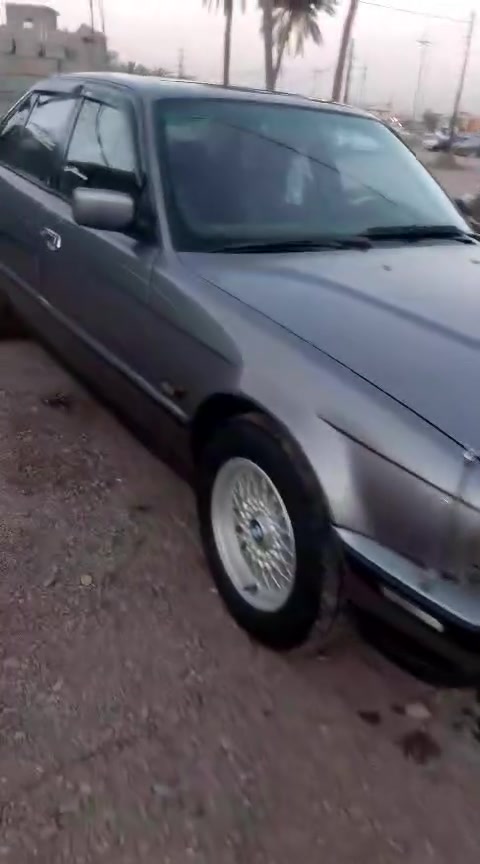سلام عليكم بي أم ثنين وتسعين محرك مسكرتك فانوس صبق جماليه تبريد فتحه سقف واردياباني بسمي رقم تلفون صاحب السيارة ***********///***********
