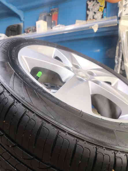 السلام عليكم حبايب قلبي تخم  ويلات وتخم تاير حجم 16 كوري اصلي ابو الختم للبيع مكاني  نجف شراي يجي تصل ويرهم مراوس هم ***********
