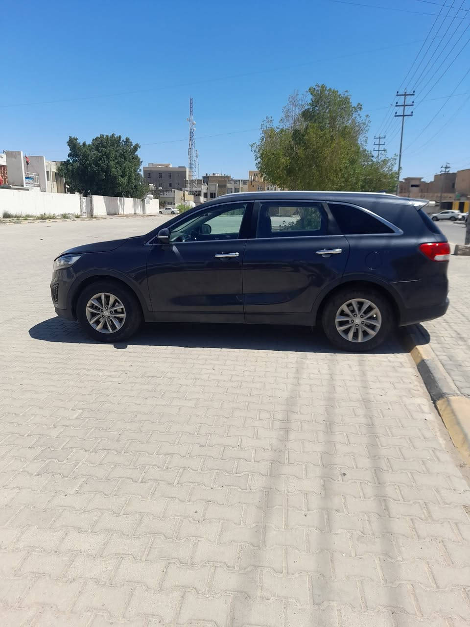 كيا سورنتو وارد امريكي موديل 2018 ماشيه 90 الف  حادثها جاملغ ونص البنيد فقط مكينه جي دي اي 4 سلندر رقم واسط جديد بسمي سنويه جديده المكان كوت الكفاءات شارع الكراج للاتصال *********** السعر 150 ورقه
