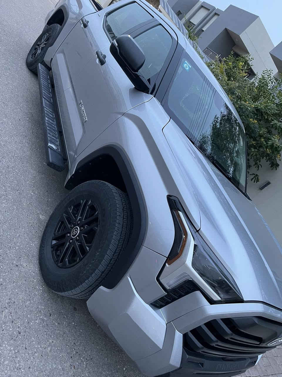 السلام عليكم تندرا ٢٠٢٣  SR5 ماشية ٢٣ الف كيلو مكفولةكفالة عامة حادث تقرير مياه شغالة من امريكا مواصفات رادار امامي خلفيحساسات امامي وخلفي كامرة  خلفية نقطة عمياء محرك ٣٥٠٠ تون توربو مكان السيارة بغداد العامرية مرقم بغداد السعر ٢٩٠ $ موبايل ***********
