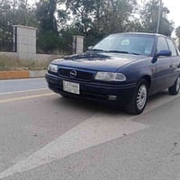 استرا ١٩٩٣ • اوتوماتيك • بنزين