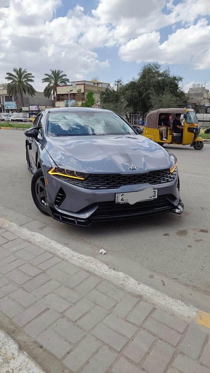 السلام عليكم 
السعر ١٢،٨٠٠
كيا كي فايف
K5
موديل ٢٠٢١ 
١٦٠٠ تيربو
سيارة حادث موضح بالصورة بدون داخل 
بدون ايرباك القمارة بيها كلير باقي كفاله
سياره فول عدا الفتحة
رقم اربيل تريد وكالة او تحويل 

مكان سيارة / بغداد حي الجهاد
***********
