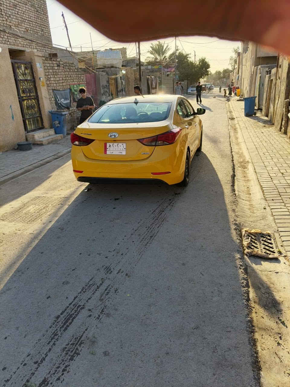 السلام عليكم 
16
الانتر 1/1 فول فول فول 
مكينه 1800 دوش قبل شهر شاهدها حاويه برغي ممفتوح بيه كير صدر تايرات كله جديد 
دوشمه جاهزه سياره ما نقصه شي 
حادثه سونار موضح بل منشور 
مكاني بغداد المدينة
السعر 113  
***********
***********
