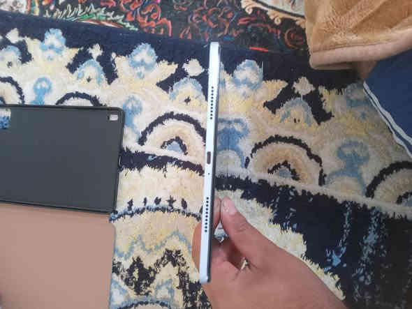 شاومي بات 6عادي الجهاز نظيف خو الجديد السعر 320وبي مجال العنوان بغداد مدينت الصدر ***********
