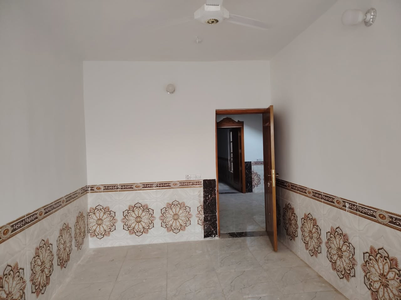 سلام عليكم
مشتمل للبيع
الموقع صلاح الدين قضاء بلد حي الصمود قرب شارع الحولي البوعنون
جنس عقار ملك طابو صرف
المساحه ١٣٥ متر
يحتوي على
كراج
حديقه
استقبال
مطبخ
صاله
غرفه نوم
صحيات داخليه وخارجيه
للاستفسار الاتصال على الأرقام التاليه
***********
***********
او مراجعة مكتب التمار للعقار الواقع شارع المحطه محلات الحاج عدنان
