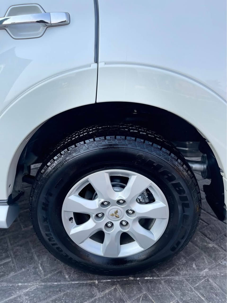 شيء تحفه و جديد 🪬🪬

ارخص سعر بكل عراق 228 ورقة 🔥🔥👋🏻👋🏻💥💥

باجيرو موديل 2022 علامة ذهبية كفاله عامه…. 👌👌

ماشية 47 الف كم اصل 
رقم و سنوي جديد بسمي تحويل مباشر 
محرك v6 3500 مرغوب 👍👍

مواصفات// 
فتحه. فورويل. مرايه كهربائي. داخل صاج. تحديد سرعة. 
حساس. شاشة و كاميرا. تحكم ستيرن. ٧ راكب. تبريد مركزي. زينون. ثلاجة. علامة بونت. بعد 🚘

محرك گير صدر حداديه تخم تايرات وضع شركة 🙏🙏
٢ سويج بلادي موجوده… سبير مانازل… ❤️

مكان سيارة اربيل// *********** ☎️ واتساب ☎️ أربيل, العراق
