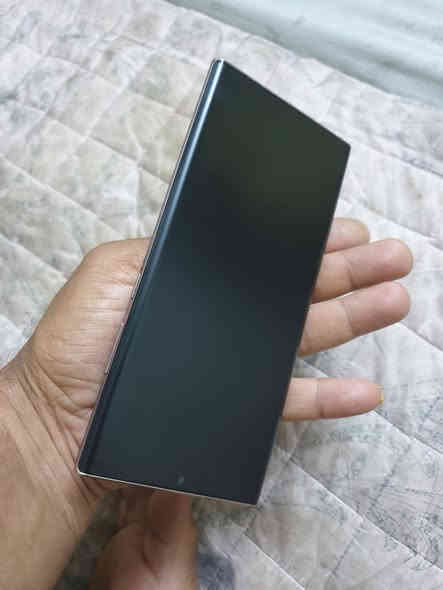 هاتف نوت 20 الترا
الشرق الأوسط 
الجهاز ذاكرة 256
الرام 12 + 12
الكاميرا 200 Mp
البطارية 5000
المعالج 3
الشاشه 120 هيرتز
الجهاز اخو جديد 
بس شاحنه ويا
مراوس s24
او البيع العنوان مدينة الصدر ***********
