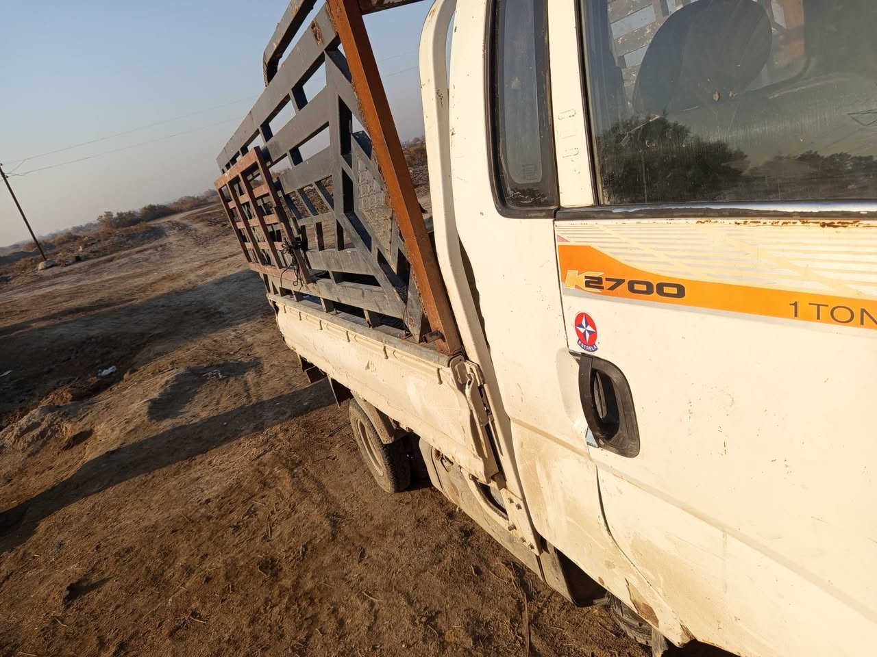 سلام عليكم كيه بومه البيع موديل 2004سياره جاهز من كلشي شاصي ورقم شاصي كفاله مكفولات مكينه توني جفته هيه والبم ونوزل حداديه جديده الوره والكدام كير والكسن مكفولات تايرات تخم كامل 6جدد كهربايات شقاله سنويه 2027توني محوله بسمي سعره 75وبيه مجال ***********مكانه محافضة ديوانيه قضاء الشاميه
