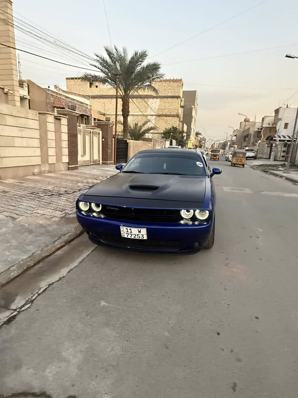 للبيع ب 135 وبيه مجال بسيط
حك جيتك
� للبيع دودج جالنجر 2019 GT 
لون أزرق مميز / شكل عضلي يخبل

🚗 المواصفات:

 • الموديل: دودج جالنجر GT
 • السنة: 2019
 • اللون: أزرق
 • المحرك: 6 سلندر V6 سعة 3.6
 • القوة: 305 حصان
 • القير: أوتوماتيك

✨ المميزات:

 • لون أزرق جذاب ونادر
 • تصميم عضلي رياضي
 • شاشة لمس + بلوتوث
 • تحكم بالمقود
 • تشغيل بصمة
 • كاميرا خلفية
 • حساسات
 • مثبت سرعة
 • مكيف قوي
 • جنوط رياضية
 • أنظمة أمان كاملة

✅ الحالة:

 • السيارة نظيفة جداً
 • محرك وقير على الشرط
 • استخدام شخصي
 • جاهزة وما تحتاج شي
حادث سيارة بالصور صبغ 4قطع وسونار موجود 

💥 سيارة فخمة وأداء قوي وثبات بالطريق
سعر 135 ورقه وبيه مجال حك جيتك وماكو جالنجر بهذا سعر 
بالعافية للي تكون من نصيبه 

📞 للاتصال: ***********
📍 الموقع: بغداد
