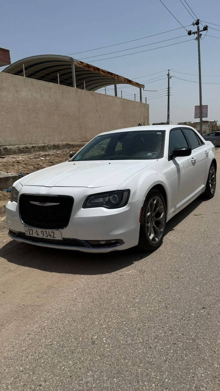 السلام عليكم 
كرايسلر اوباما 300للبيع
اللون /ابيض 
الفئه/تورنك
الموديل /22اصل19
المواصفات/
تبريد ثلج
مرايا قلاب
بجم عريض
تحكمات ستيرين
كشنات شامواه 
كاميرا خلفيه
ويل حجم 20
لايت زنون
مكينه 6سلندر3600
كير ومكينه كفاله

رقم انكليزي وبأسمي تحويل مباشر 

ضرر السياره ضربه خفيفه يم قبق البانزين
للاستفسار الاتصال عله الرقم
***********
