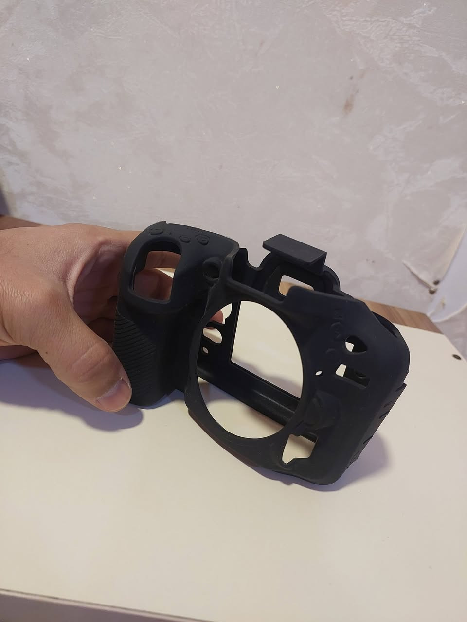 Nikon D7100
كل ملحقاتها الاصليه نظيفه جدا مالتي محتفظ بيها صار 10 سنين   (حقيبه . باتري كرب .حزام اصلي . عدسه  70_300 . مع العدسه الاصليه مالتها طبعا . ريموت .مثل متشوف نظافتها)
سعر (850)


**إذا كنت صاحب هذا الإعلان وتريد حذفه لأي سبب، رجاءا أرسل رسالة إلى الدعم الفني**