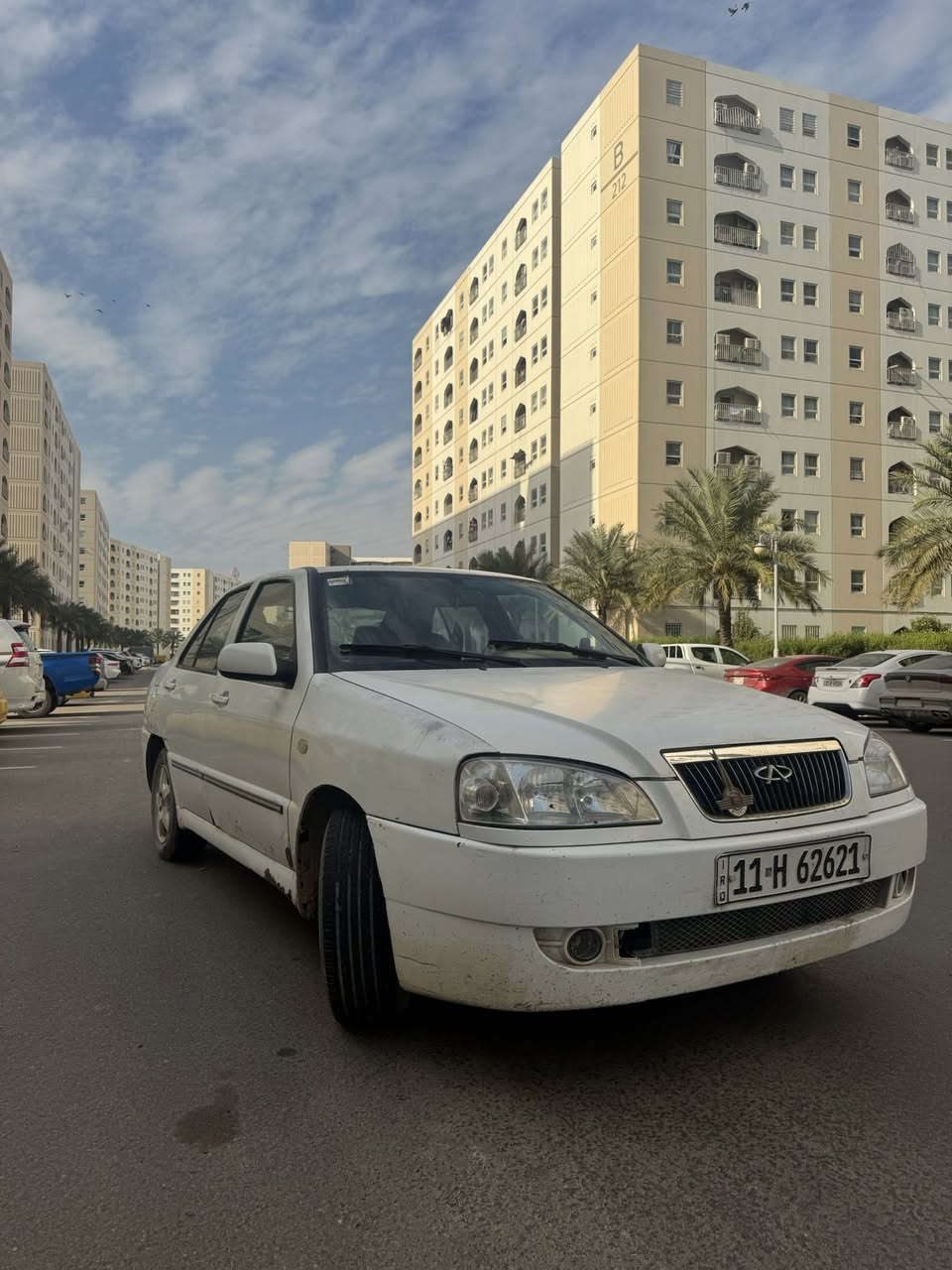 السلام عليكم 
للبيع شيري كوين 2009 بأسمي تحويل ثاني يوم سنوية لل ٣٠ بس الهزه تسقط هلشهر ماعرف شوكت بلضبط
مكينه وكير خير من الله بلادي قبق اسود 
تبريد شغال 
تحتاج ترتيبات بسيطة  عبيها خياسات بلذيول فقط مثل ماموضح بلصوره عليها غرامة اوكعها من سعر السياره 
صدر جديد 
رقم انكليزي 

السياره بلاد من الدعاميه للدعامية عنواني بغداد جسر ديالى الجديد السايد الواحد متواجد من ٩ الصبح لل ٤ العصر وراها عندي دوام مامتواجد بهاي المنطقه 
***********
السعر ٣٤ وبيها مجال 
جماعة ال ٢٥ لاتعلق اصلاً  ماريد اشوفك تفتر يمي
