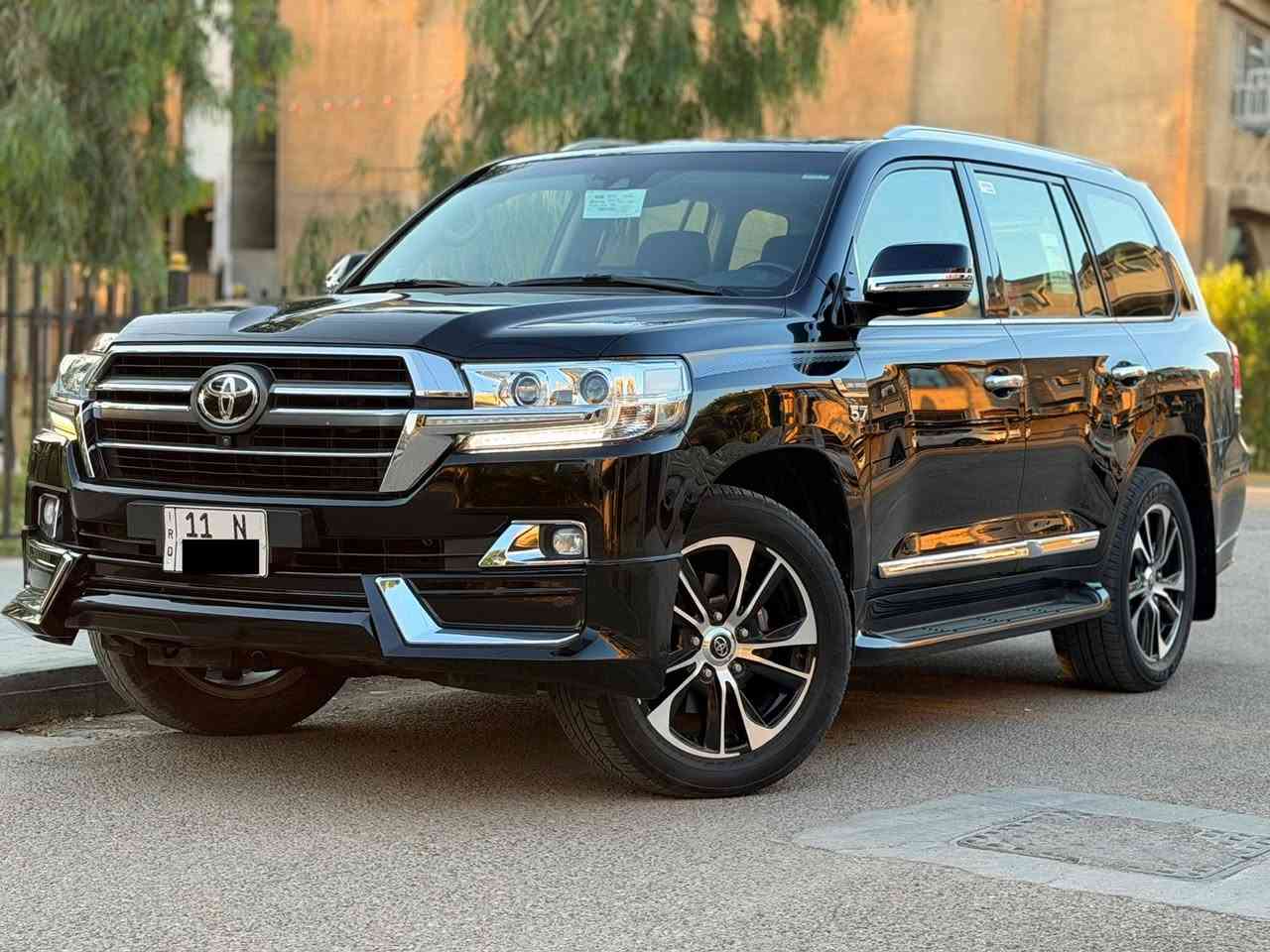 سلام عليكم ..... اخوان عندي لاندكروز 2021 VXS ساز لون اسود رقم بغداد بأسمي ماشيه 58 الف ( بيه فقط صبغ بالدعاميه الخلفيه ومكانين PDR
السياره اعلى مواصفات باللاندكروز  يعني فول 1/1 واي نقص مابيه  وسعرها 58800$ مكان السياره بغداد السيدية واي استفسار هذا رقمي ***********
مواصفاته ::::::
محرك 8 سلندر 5700
سلايد 
رادار امامي 
جكات 
كشنات جلد قرميدي 
تبريد كشنات 
اربع كامرات 
رادارات جانبيه 
كشنات وستيرن خزن 
نضام تحديد مسار 
سستم صوت 
باب خلفي كهرباء 
انظمة قيادة 
دشبول ليزري
