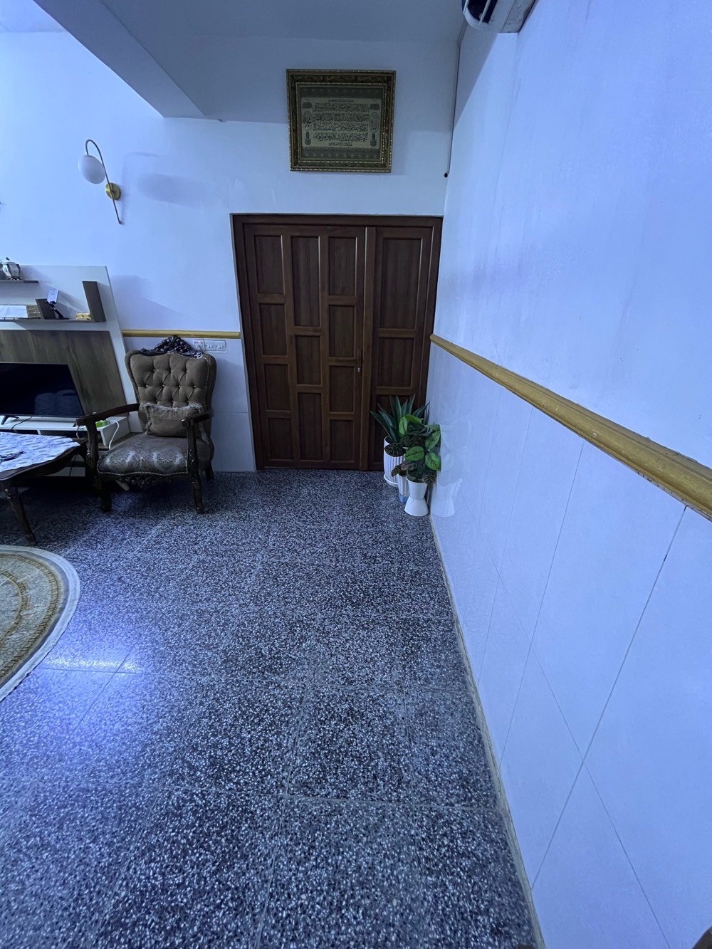 دار 72 م للبيع
الكرخ/الاسكان /شارع مستشفى الطفل المركزي