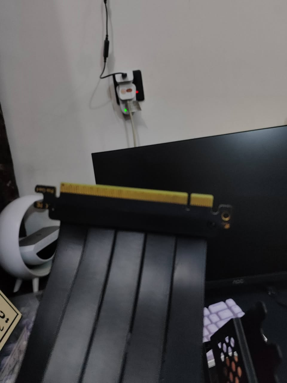 ريزر كرت شاشه
فكرته يخلي الكرت واكف
pcie gen 4
كامل ملحقاته مع براغي
شراي راسلني خاص
او واتساب ***********
مكاني بغداد الشعب
