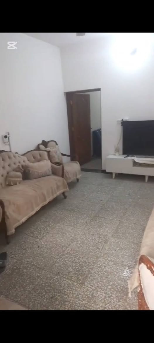 مشتمل بالدورة الميكانيك 78م  باسمي موقع مميز بظهر الشارع التجاري خامس بيت بالبداية البيت جدا نظيف تجيب غراضك وتكعد مال جناي على ايديالسعر 145  ***********
