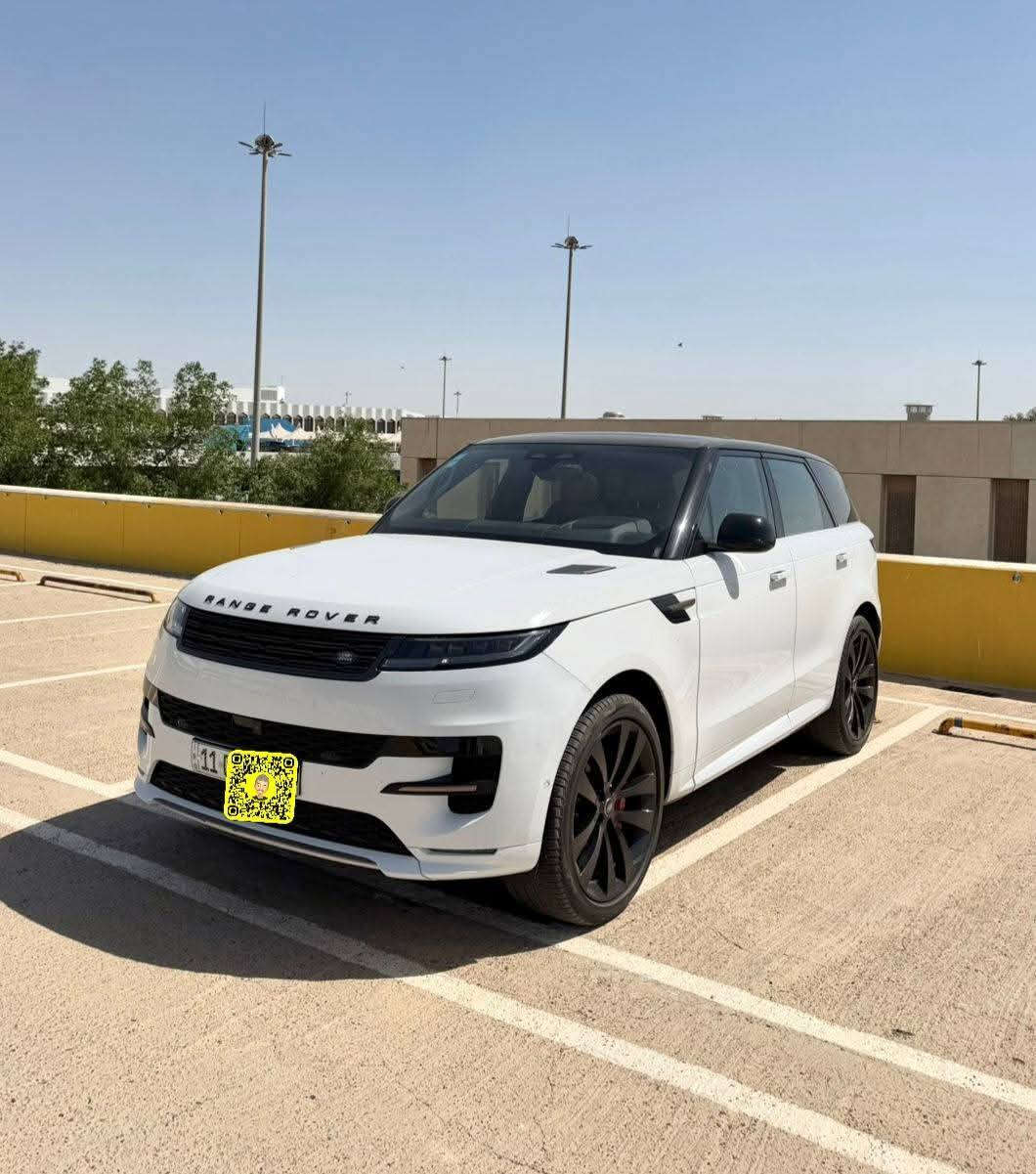 رانج روفر - سبورت 
الشكل الجديد P400
SE - DYNAMIC
فووول مواصفات ❤️❤️

موديل : 2023 😍
استيراد خاص ضمان دولي 
بصمة عدد (( ٢ ))
رقم بغداد
لون ابيض بلاك اديشن  💖 
الداخل جملي مميز 💖
ماشية 50 الف كيلو فقط 😍 

حجم المحرك ( 6 ) سلندر    🚀🚀
القدرة الحصانية : 400 HP
نظام الدفع ؛ مع نظام رفع 4x4

السيارة كفالة عامة  ❤️
والسيارة عليها طبقة حماية ppf

                                    🇬🇧🇬🇧  المواصفات  🇬🇧🇬🇧

🔹 الأداء والمواصفات الميكانيكية : 😍😍

♦️ المحرك: - 6V  تيربو مزدوج
♦️ ناقل الحركة: أوتوماتيكي 8 سرعات
♦️ نظام الدفع: AWD - دفع رباعي ذكي
♦️ ويل كب حجم 23 
♦️ أداء قوي مع تجربة قيادة فاخرة وناعمة 

🔹 التصميم والتجهيزات الداخلية : 😍😍
:
♦️ مقاعد جلدية لونين فاخرة كهربائية بالكامل مع
 تدفئة وتبريد ومساج
♦️ شاشة وسطية كبيرة تدعم Apple CarPlay و Android Auto
♦️  5 كاميرات مع كامره خلفيه بالمرايا 
♦️ داتا شوو
♦️ لوحة عدادات رقمية بالكامل
♦️ فتحة سقف بانورامية مزدوجة
♦️ إضاءة داخلية محيطية متعددة الألوان
♦️نظام صوتي فاخر Meridian ثلاثي الأبعاد
♦️ شاحن لاسلكي + منافذ USB-C سريعة الشحن
♦️تحكم بالمقاعد الخلفية عبر شاشة لمس مستقلة

🔹 أنظمة الأمان والمساعدة : 😍😍

♦️ كاميرات 360° لمراقبة محيط السيارة
♦️ رادارات أمامية وخلفية وجانبية مع نظام تنبيه الاصطدام
♦️ نظام مراقبة النقطة العمياء
♦️ مثبت سرعة ذكي متكيف
♦️ نظام المحافظة على المسار
♦️ حساسات أمامية وخلفية للمساعدة في الركن
♦️ نظام تعليق هوائي متكيف لتحسين الراحة والأداء
♦️ مصابيح رأس متحرك زينون ( وية الستيرن ) 

          ♦️♦️ السيارة فول مواصفات ♦️♦️

تسأل عن السعر ( مناسب جدا )
اتصل او راسلنا وتساب 

مكان السيارة بغداد ..  

للأستفسار  :- 

***********   سلام رانج روفر

@الجميع
