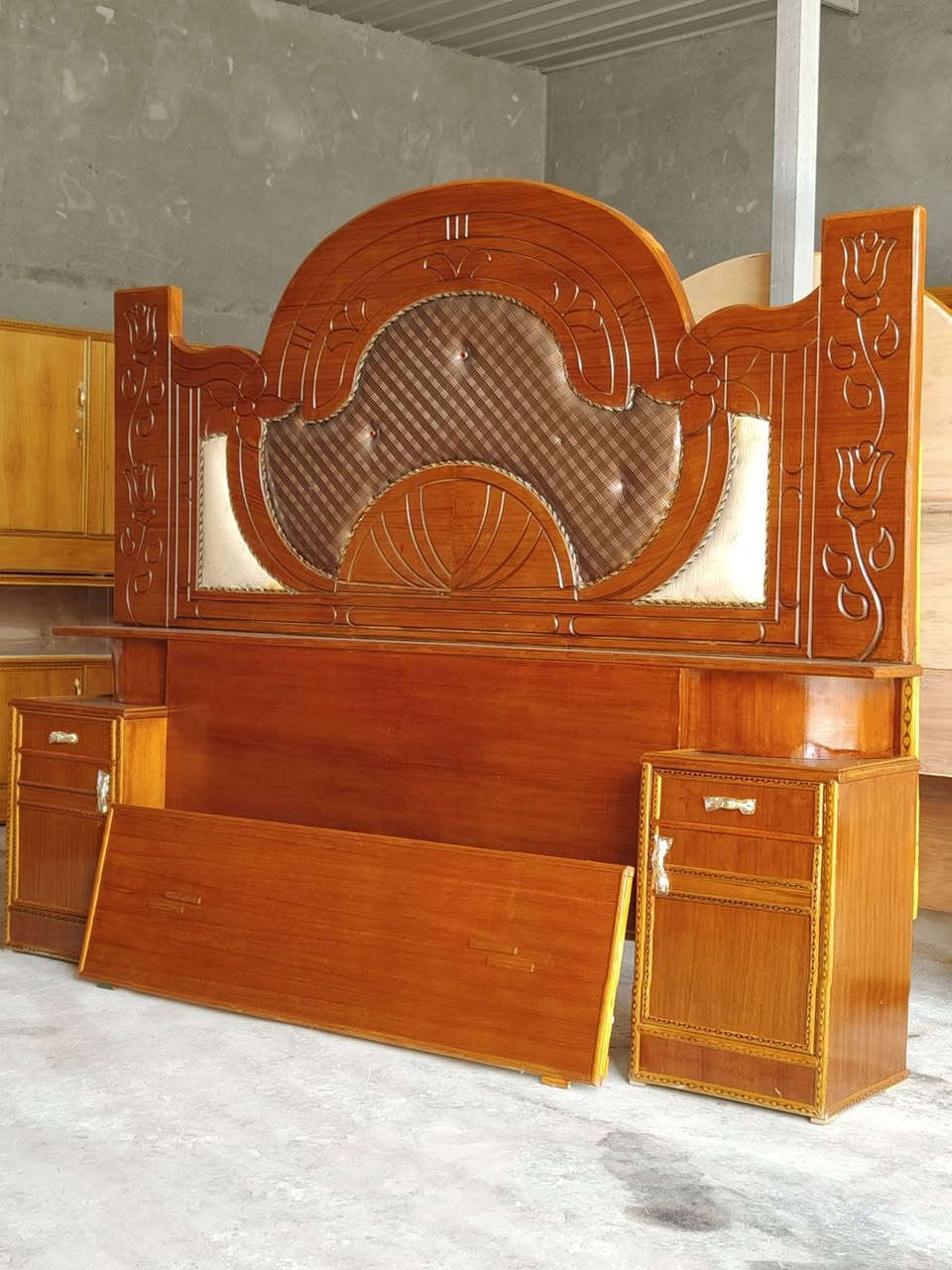 غرفة نوم 6 باب طابقين تسكام اخت الجديده السعر 650 واتساب أو اتصال *********** مكاني بابل حله أبو غرق قرب السيطره يوجد توصيل وشد بكروه
