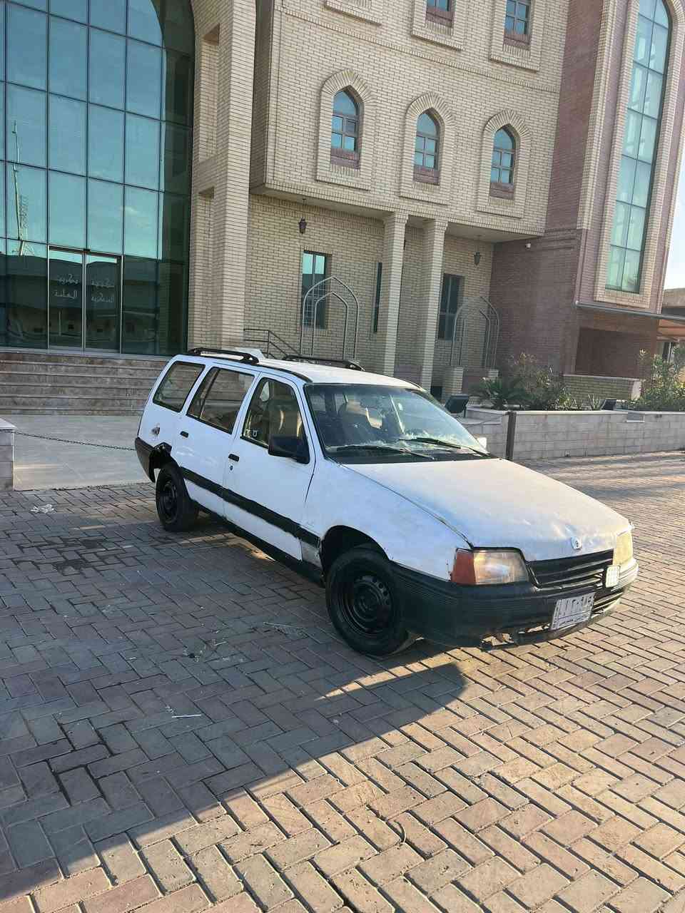 السلام عليكم للبيع اوبل  كاديت رقم صلاح الدين الماني
كير ومحرك شرط لاينقص ولايبخر اخو النضيف 

صدر خلفي امامي جديد 
تايرات جديده
كهربائيات شغاله

سياره حلوه وناعمه 
مكانها 
تكريت

الستفسار 
***********
ويرهم مراوس حسب
القناعه
