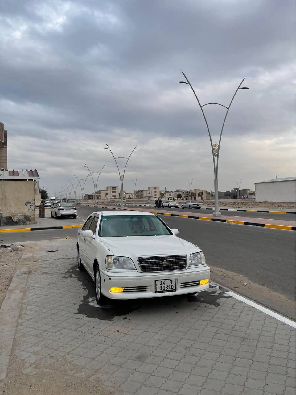 تويوتا كراون ملكه موديل 2002 كرستال
*********** 
رقم بصرة قرار 48 تسجيل جديد مشروع وطني سنويه  رقم انكليزي سنويه نافذه لغايت 2027
تحوير درجة اولة ظفيرة بصرة 
السياره 3 دكم كرستال
مكينه ديفور الجبير D4 ((3000)) شاصي 175
كراسي 4 كهرباء

لايت كرستال ابو الولد زنون 
ويل كب نجمه +تايرات جدد 
برده خلفيه 
نضام TRC +VSC مانع انزلاق 
استيرن كهرباء +
كروز  قفل سرعه 
مري شفط +هيتر
سيدي جنجر 6 اقراض  
نضام صوتي استريو  +دمام خلفي +زرع بلوتوث
السعر 158
دخل بيجي مخمل
دركه صاج اصليه
تحكم جام اوتو 
السياره جديده كارتون حداديه جديدة+مشطاباچي زيور باتري جديد  تخم تايرات جدد ما معتازه برغي 
 منظومة  تبريد كامله من الراديتر للفريز

مكان السيارة البصرة البترو كمياويات 
للاستفسار *********** الزبير, البصرة
