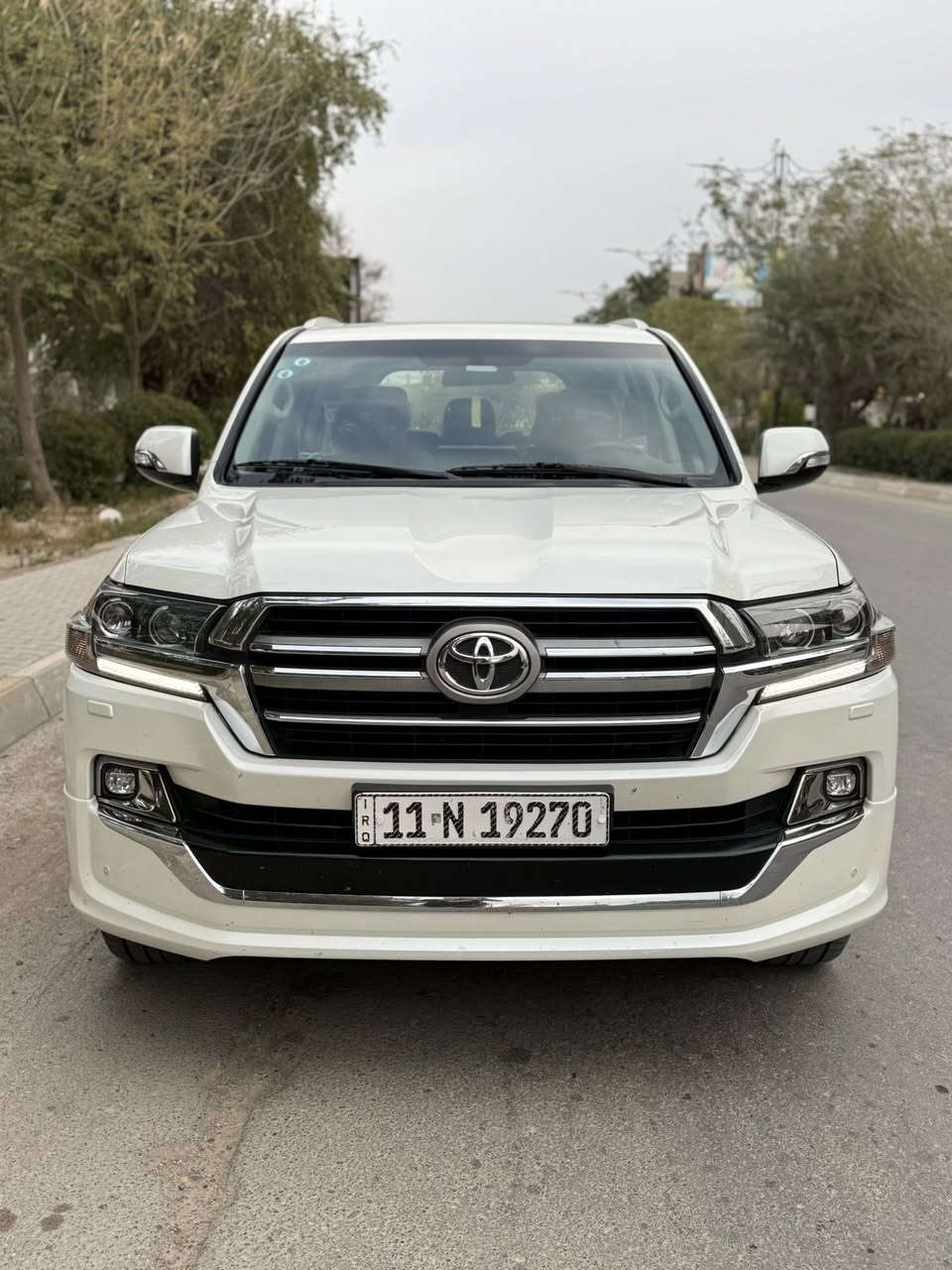 تويوتا لاندكروز19 كراند تورنك اصل 
رقم بغداد بسمي شخصيا 
محرك8 سلندر (GXR)4.600
سياره مكفوله كفاله عامه من صبغ شبر بارد بل بنيد
سياره ماشيه 137
مواصفات 
5بيبان بصمه 
صندوك كهرباء 
شاحن واير ليس  )
تشغيل عن بعد 
كشنات 2 كهرباء
8 ارباك
دشبول الكزز
دبل ماوس 
3شاشات طفايه شعار لاندكروز بل باب 
سياره حيل جديده وحيل حلوه 
سعرها 540وبيها مجال  
مكانها بغداد راشديه 
 ***********
