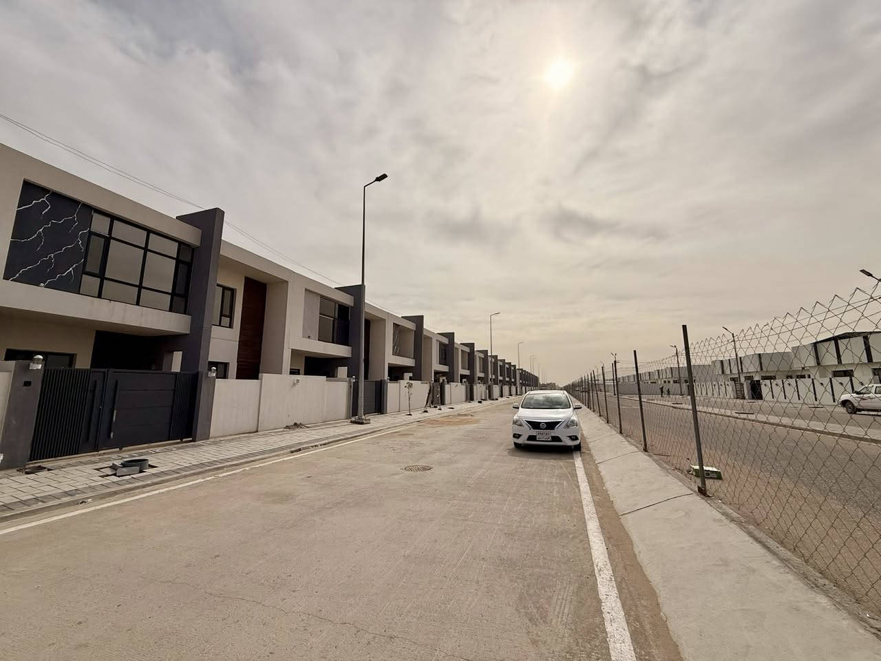 اللهم صل على محمد وآل محمد 
السلام عليكم ورحمة الله وبركاته 
دار حديث للإيجار 
محافظة النجف الأشرف 
مجمع لؤلؤة النجف
مساحة 150 متر طابقين
عدد أربعة غرف نوم 
موقع الدار مرحلة اولى مقابل مجمع النخيل
سعر الإيجار 400 الف دينار
للاستفسارات:***********
مكتب عقارات صادق الخزعلي
