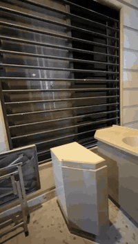 عندي هالكونتر نظيف  سعره قفل ٢٥٠ الف  الشراي يخابر عالرقم ٠٧٧٢٢١٦٤٠٣٨