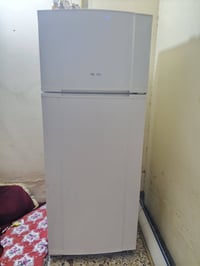 ثلاجه • نظيفه • للبيع