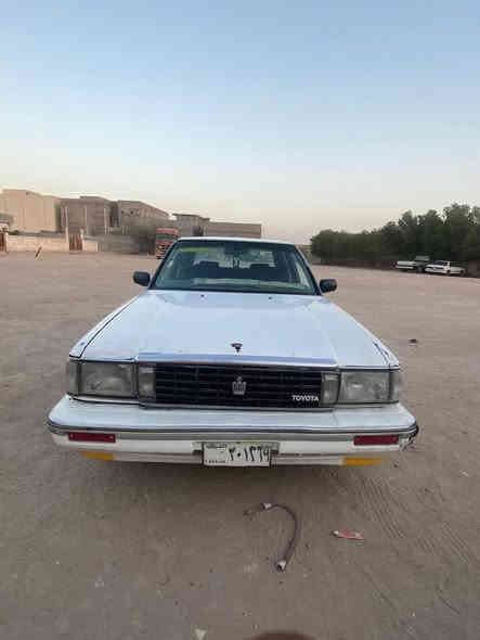 سلام عليكم سياره سيدان للبيع موديل 90 سياره بيها لكط خياسات بصيطه سعر 35 وبيها مجال  مكان السياره بصره سفوان رقم الهاتف *********** محرك وكير مكفولات رقم صدامي شرط التحويل
