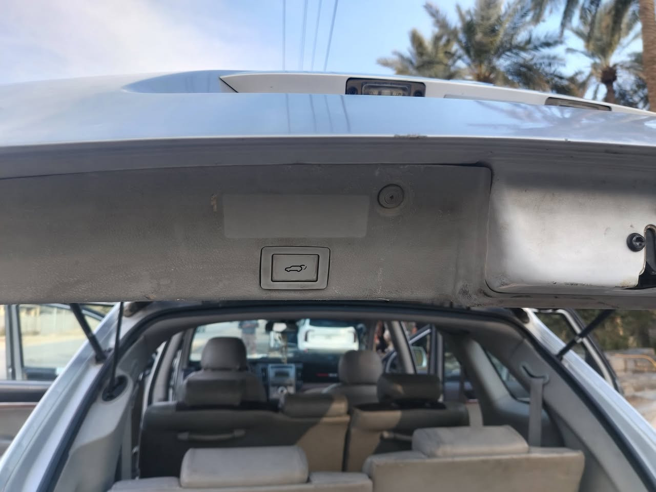 السلام عليكم هونداي فيرا كروز ٧ راكب  موديل 2008 بأسمي تحويل مباشر محرك كير حداديه  خير من الله تايرات ياباني تبريد ثلج بيها بيها رشات صبغ بالصفحه اليمنه اثر شخوط بدون حادث مواصفات كلش حلوه كشنات وجنطة كهربائية *********** واتساب
