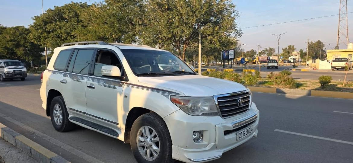 لاندكروز موديل 2009  8سندر صبغ قطعه وحده مواصفات لكزس بس اليحب يتصل على هذا الرقم***********
