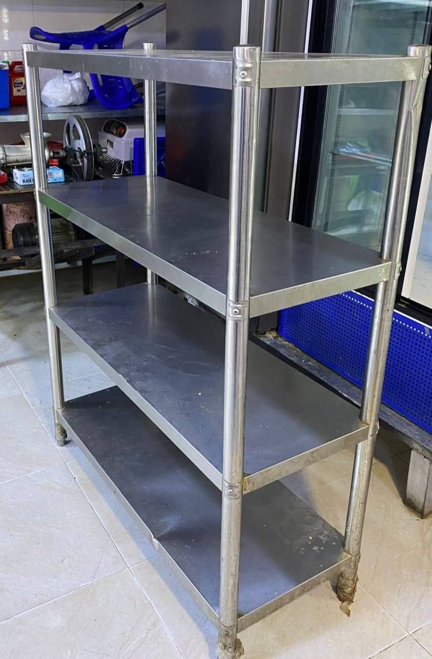 السلام عليكم رجاءآ قبل متتصل اقرأ المنشور ..العنوان فلوجه للاتصال *********** 
شوايه مزدوجه سعرها ٥٥٠
كابسة صاج ١٠٠
ميز كاشير ١٠٠
رف ١٥٠
بسطه سل ستيل ٣٠٠
