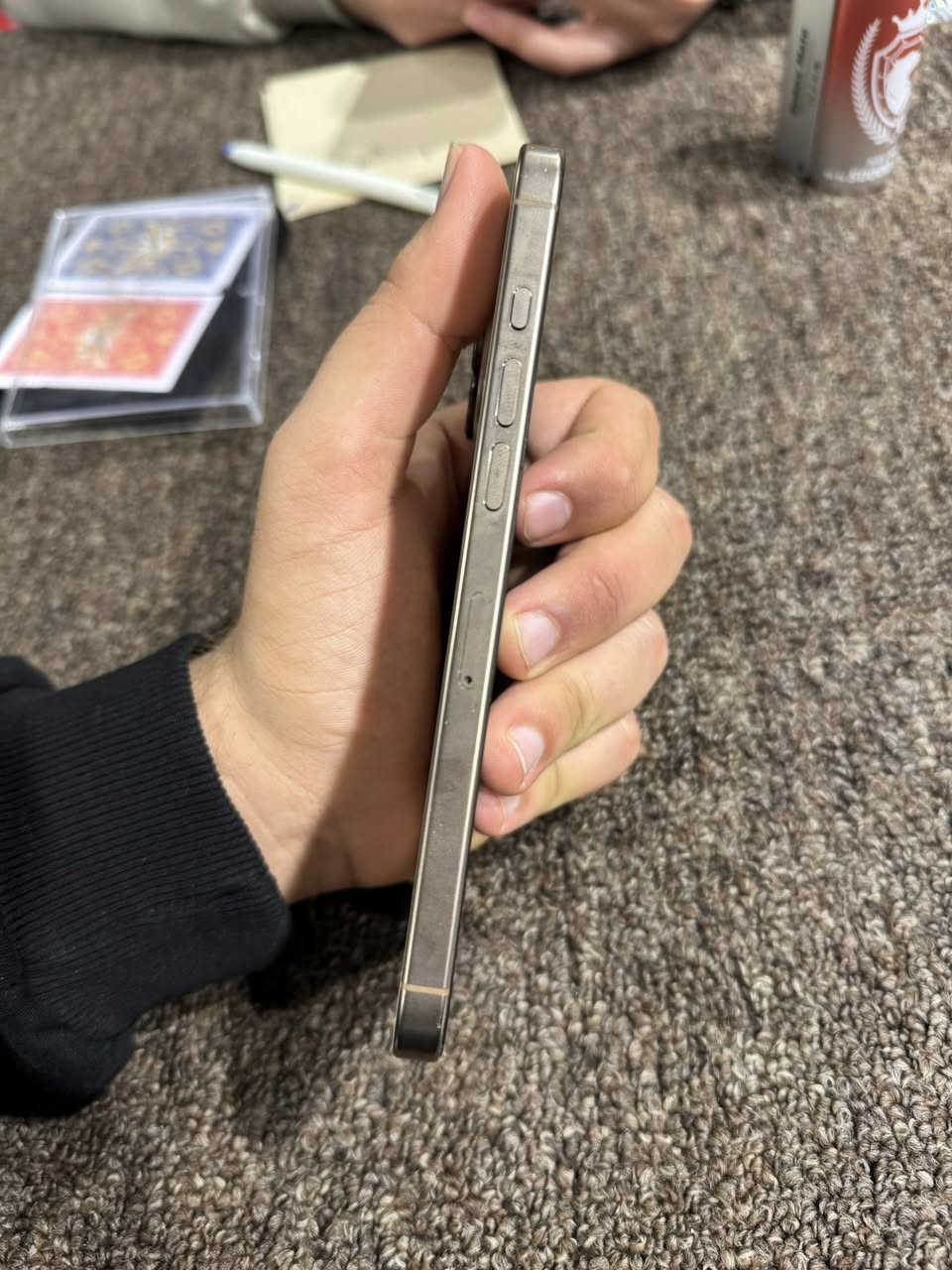 ايفون 16 PRO MAX 
دبل سيم ZA
ذاكرة 512 
بطاريه 89
نموذج M
نضافه 99
الجهاز مامفتوح شرررط حاسبه نورمال ضد الماي بدون غراض 
عنوان موصل ايمن سعرو 1450 الف
***********
