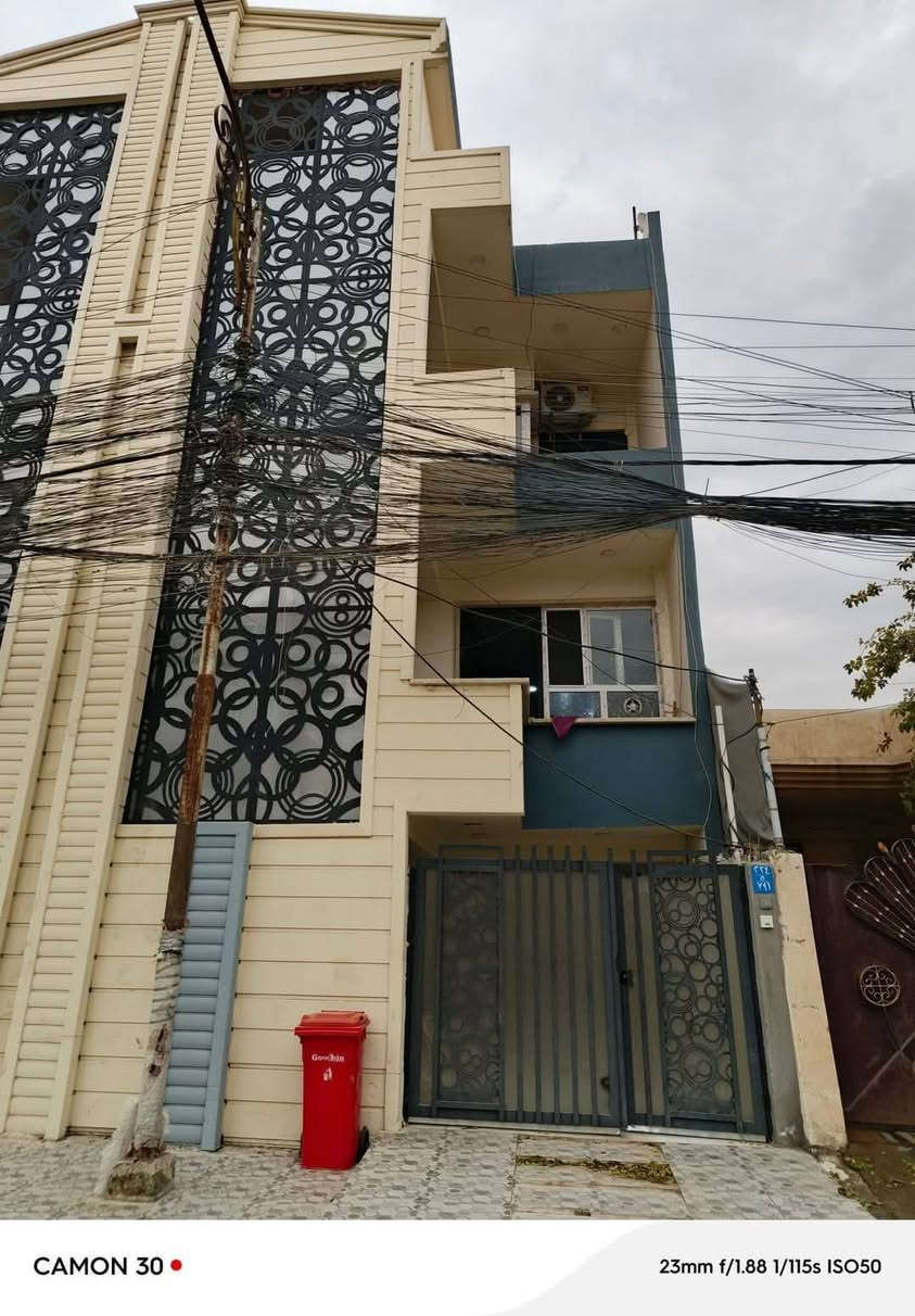 بيت للبيع سند طابو حي المرور مقابل متنزه السندباد قريب على دورة البكر  ثلاث طوابق ٣ غرف نوم + مطبخ + هول + استقبال + كراج  مساحة البيت ٨٠ متر واقع حال اكثر من ٩٠ متر الواجهة ٦.٥متر  بناء ٢٠٢٣ السعر ١٤٥ مليون
للأستفسار الاتصال على الهاتف : 
***********
