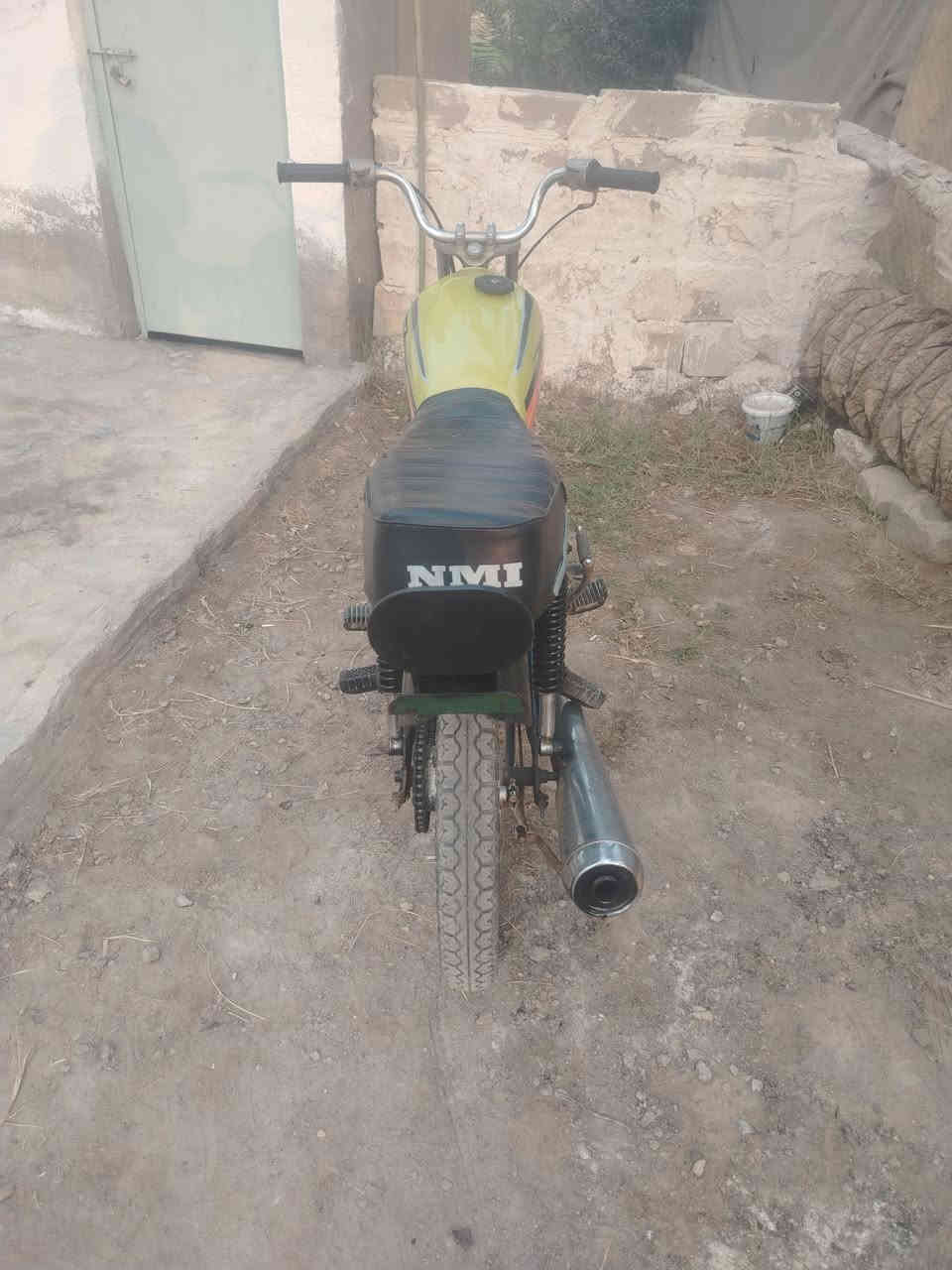 السلام علیکم دراجه ارشه مديل 18 الدراجه كلك يعني بدون وراق مكينه مفتوحه بس بستم السعر 350 وبيها مجال رقم الهاتف *********** مكاني ناصريه سوق الشيوخ
