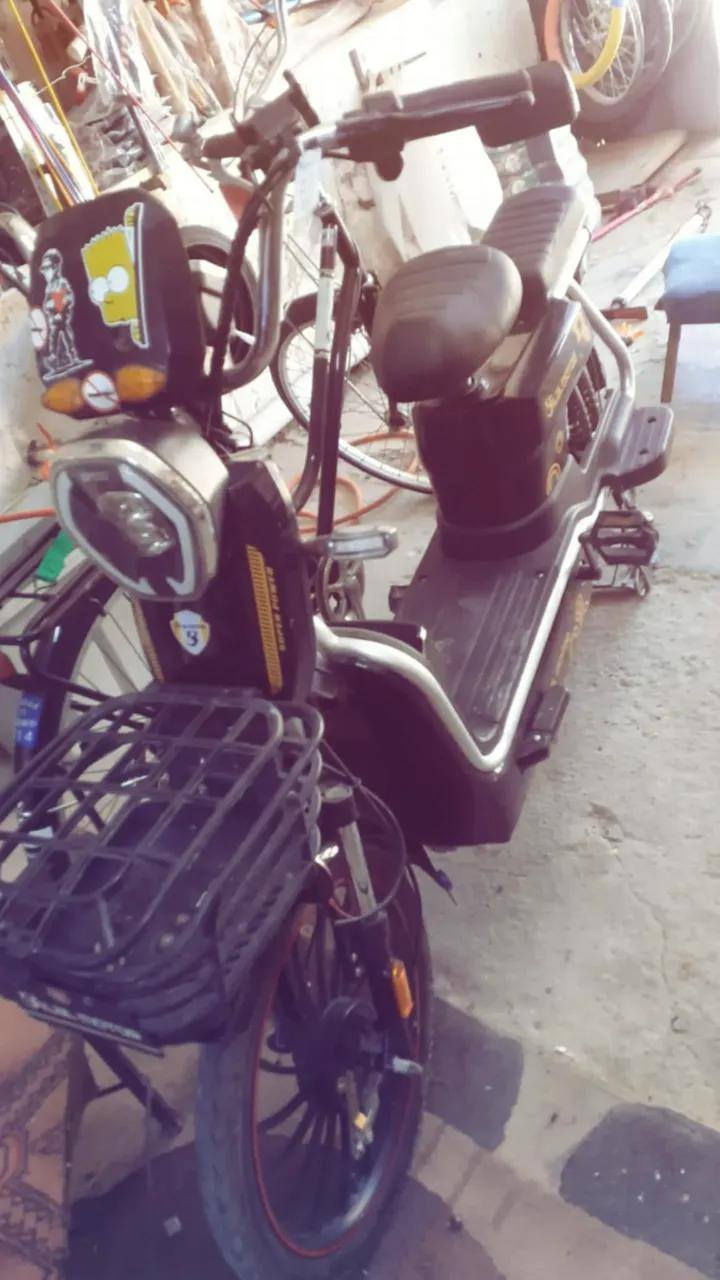 السلام عليكم عندي درجه شحن للبيع حجم 22 خمس بطاريات 
الرقم ***********
السعر 250
